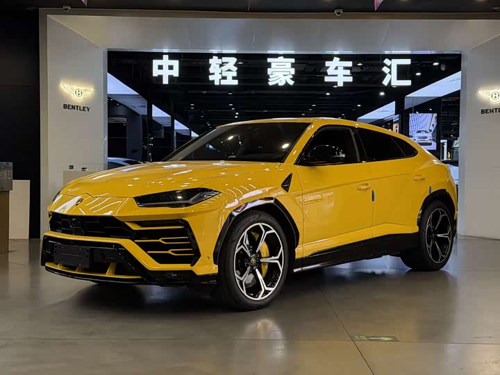 Фото 1 - Lamborghini Urus