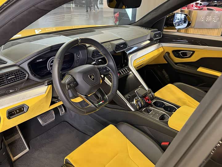 Фото 6 - Lamborghini Urus