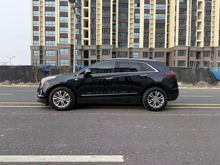 Photo 4 - Cadillac XT5