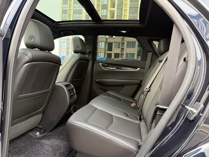 Photo 7 - Cadillac XT5