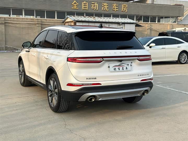 Фото 4 - Lincoln Corsair