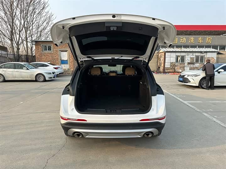 Фото 8 - Lincoln Corsair