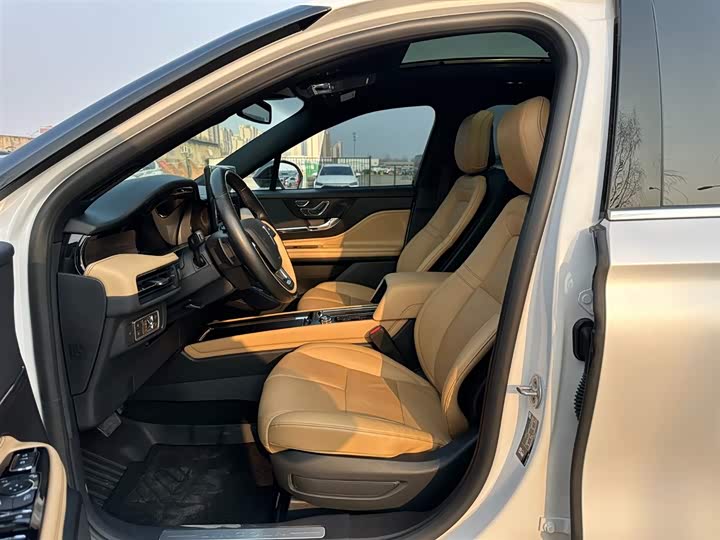 Фото 9 - Lincoln Corsair