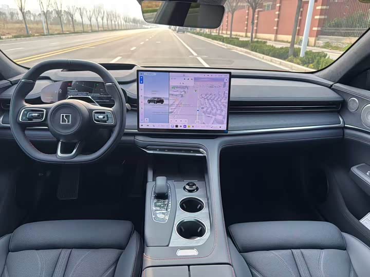 Фото 4 - Zeekr 001