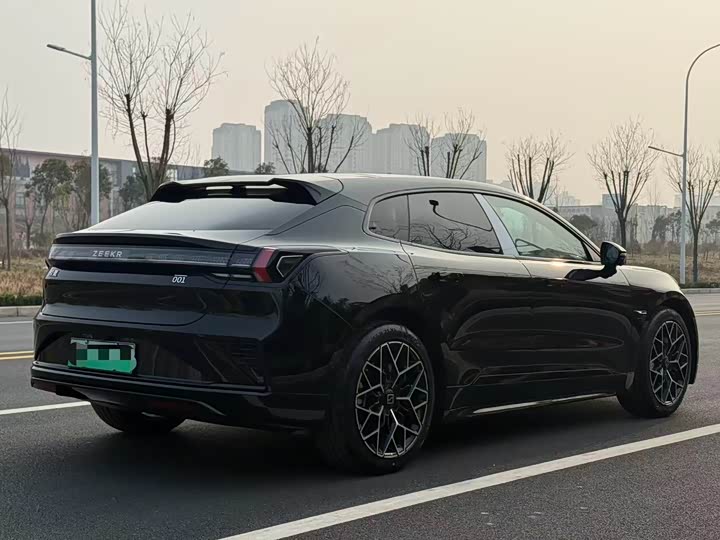 Фото 9 - Zeekr 001