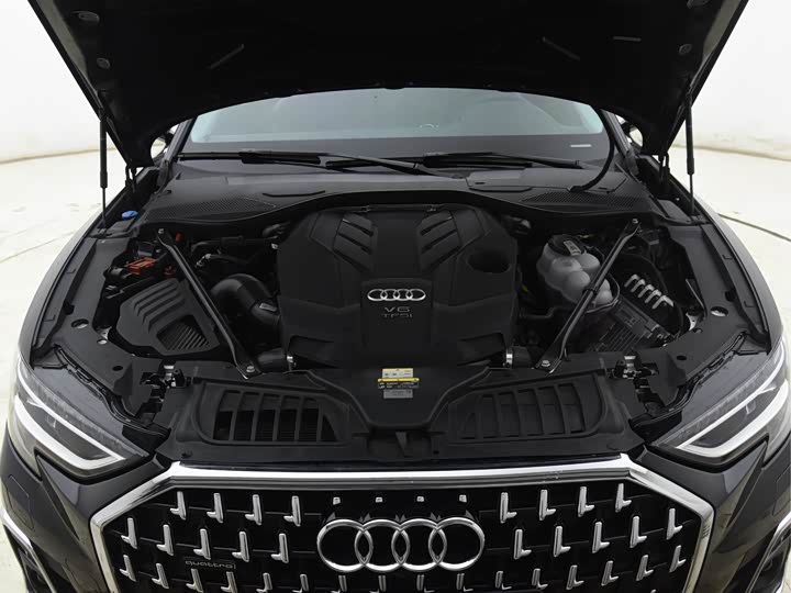 Фото 7 - Audi A8