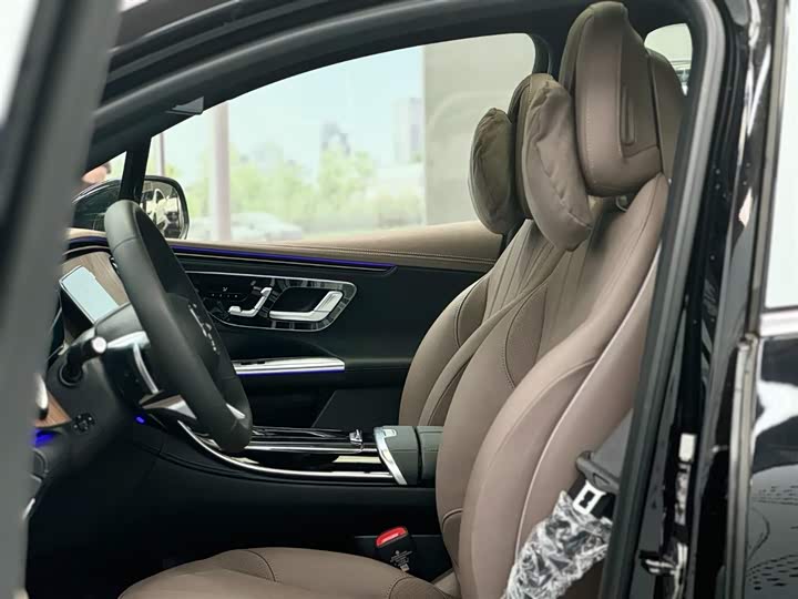 Photo 6 - Mercedes-Benz EQE SUV