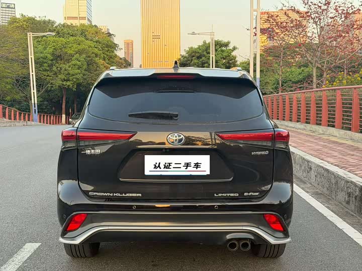 Photo 4 - Toyota Crown Kluger