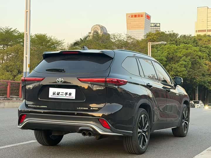 Photo 5 - Toyota Crown Kluger