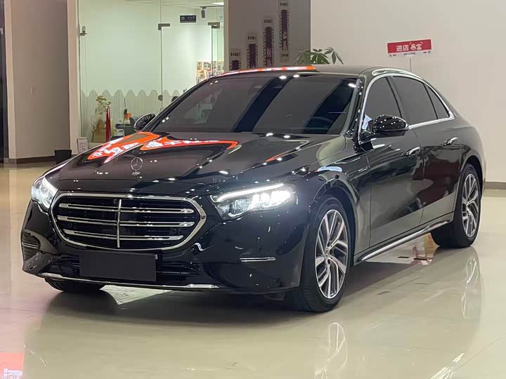 Фото 1 - Mercedes-Benz E-Class