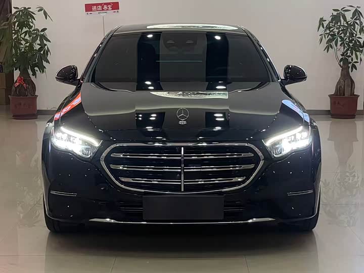 Фото 2 - Mercedes-Benz E-Class