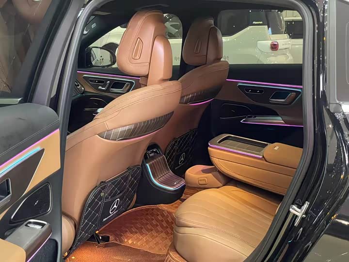 Фото 4 - Mercedes-Benz E-Class