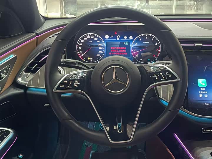 Фото 6 - Mercedes-Benz E-Class