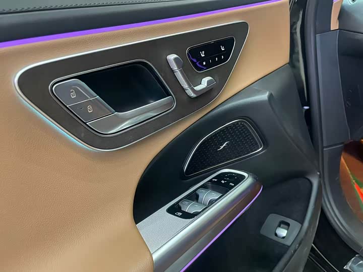 Фото 7 - Mercedes-Benz E-Class