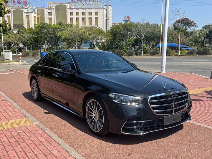 Photo 3 - Mercedes-Benz S-Class