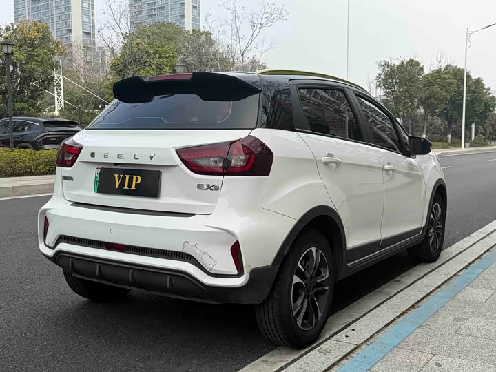 Фото 5 - Geely Geometry EX3
