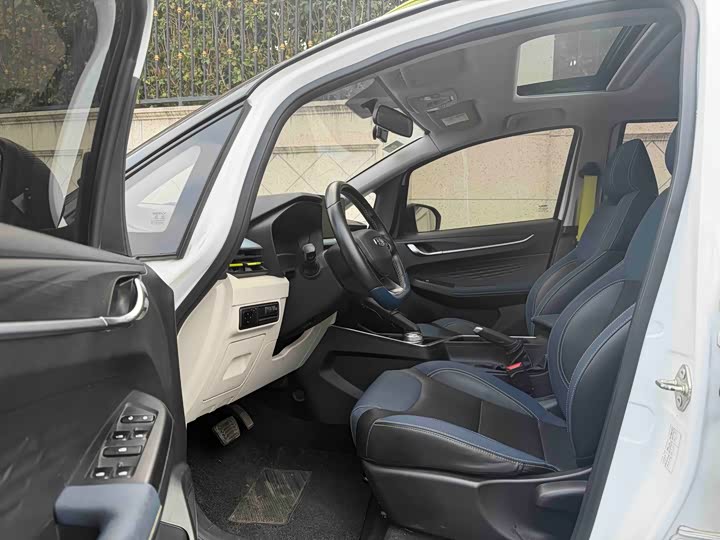 Фото 6 - Geely Geometry EX3