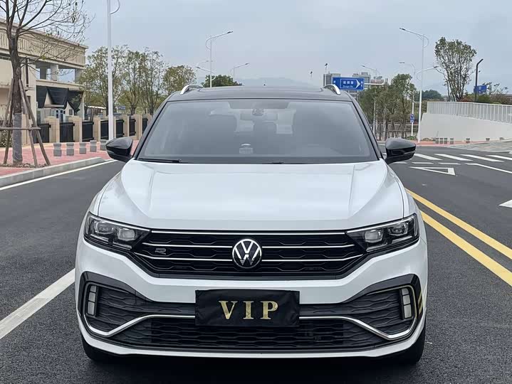 Фото 2 - Volkswagen T-Roc