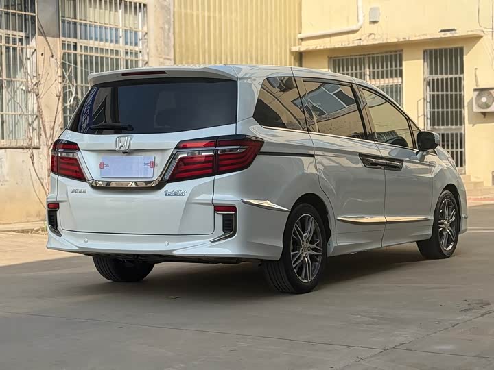 Фото 7 - Honda Elysion