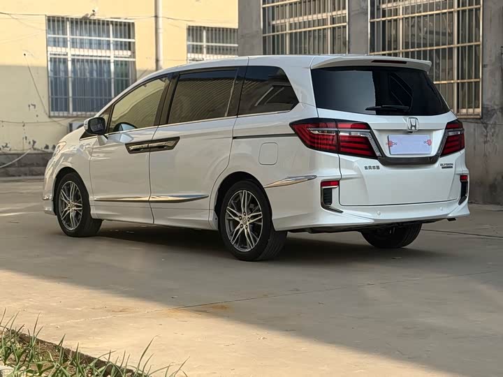 Фото 9 - Honda Elysion