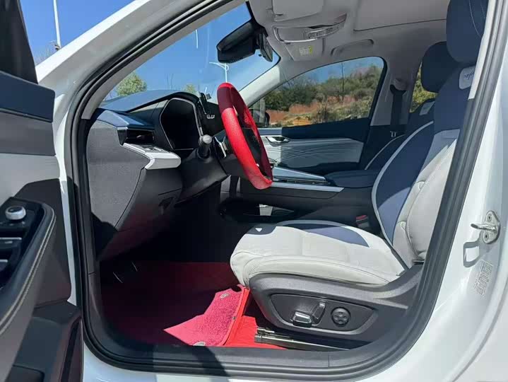 Фото 3 - Geely Preface