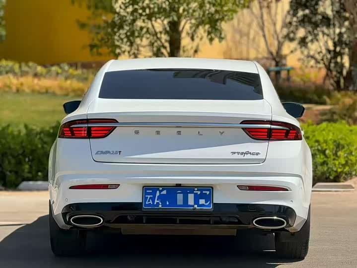 Фото 9 - Geely Preface