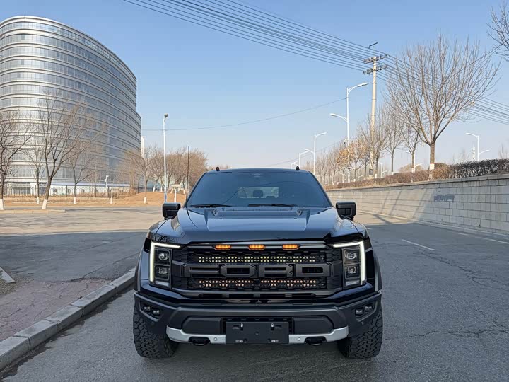 Photo 2 - Ford F-150 Raptor