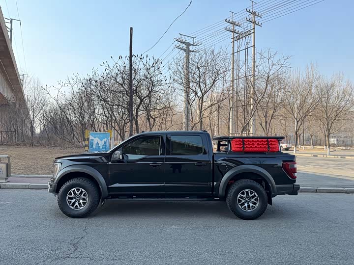 Photo 3 - Ford F-150 Raptor