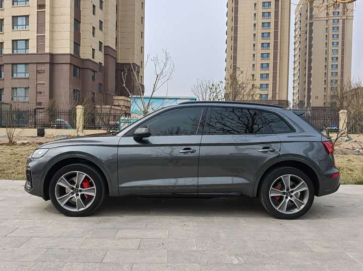 Фото 3 - Audi Q5L