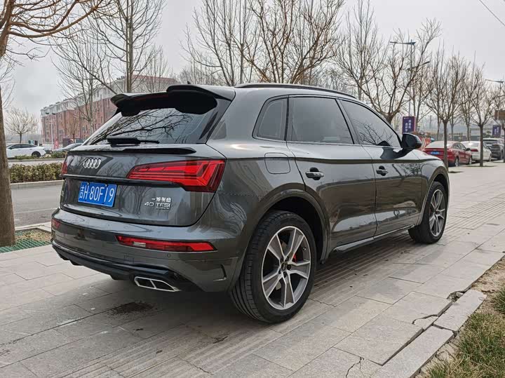 Фото 6 - Audi Q5L