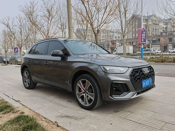 Фото 8 - Audi Q5L