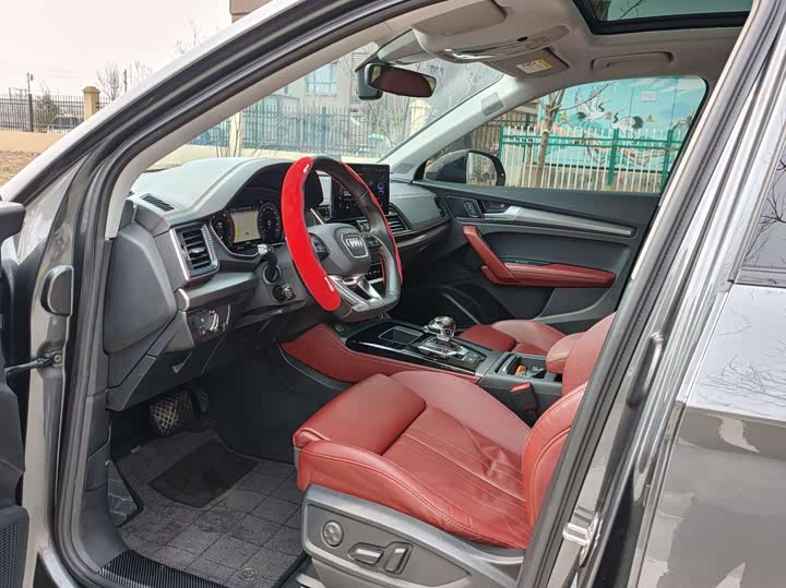 Фото 9 - Audi Q5L