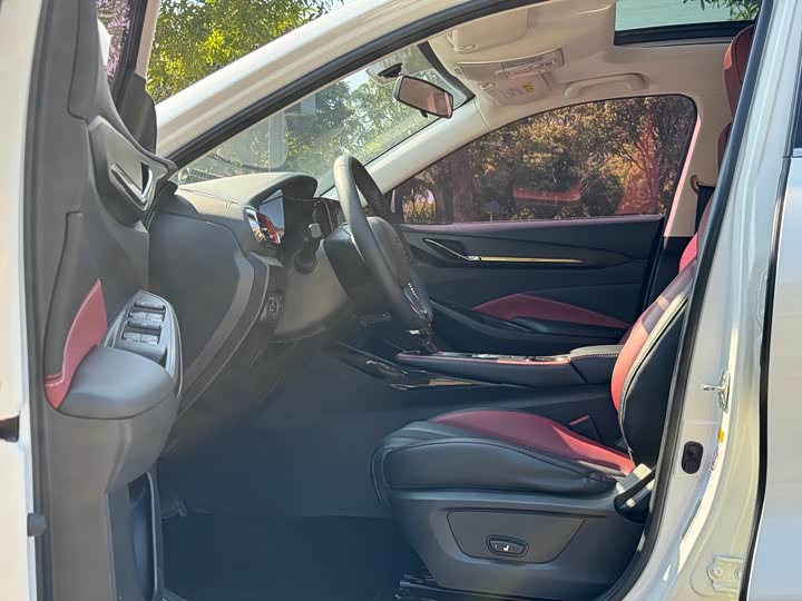 Фото 8 - Changan Oshan X5