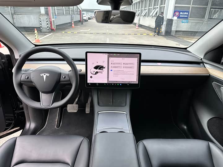 Фото 4 - Tesla Model Y