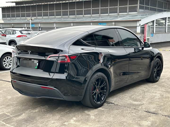 Фото 9 - Tesla Model Y