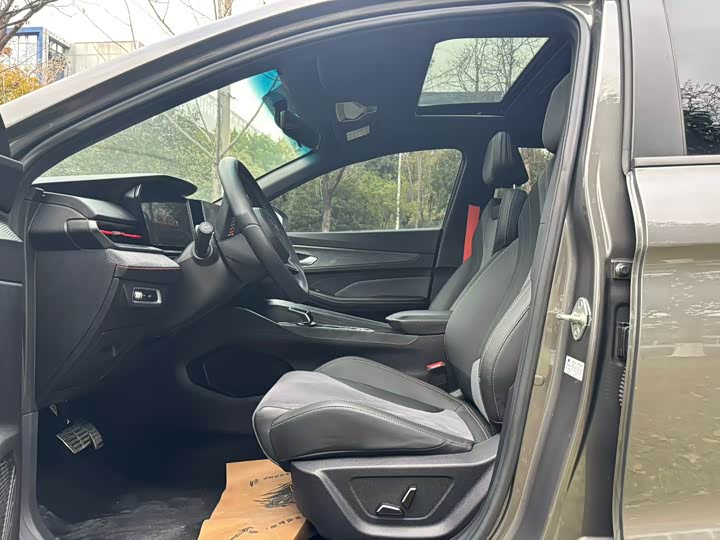 Фото 7 - Geely Binrui