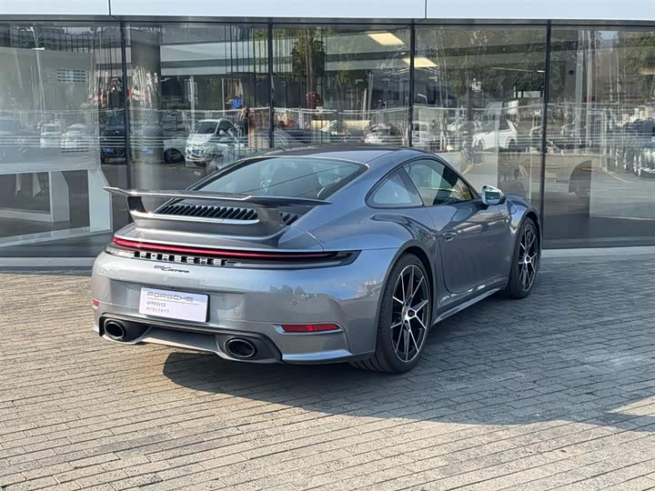 Photo 3 - Porsche 911