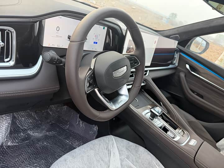 Фото 8 - Geely Monjaro