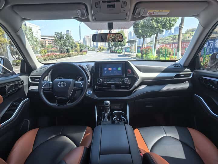 Фото 5 - Toyota Highlander