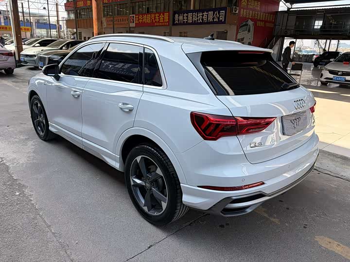 Фото 4 - Audi Q3