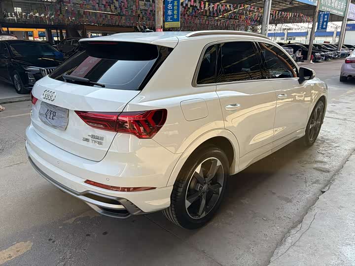 Фото 6 - Audi Q3