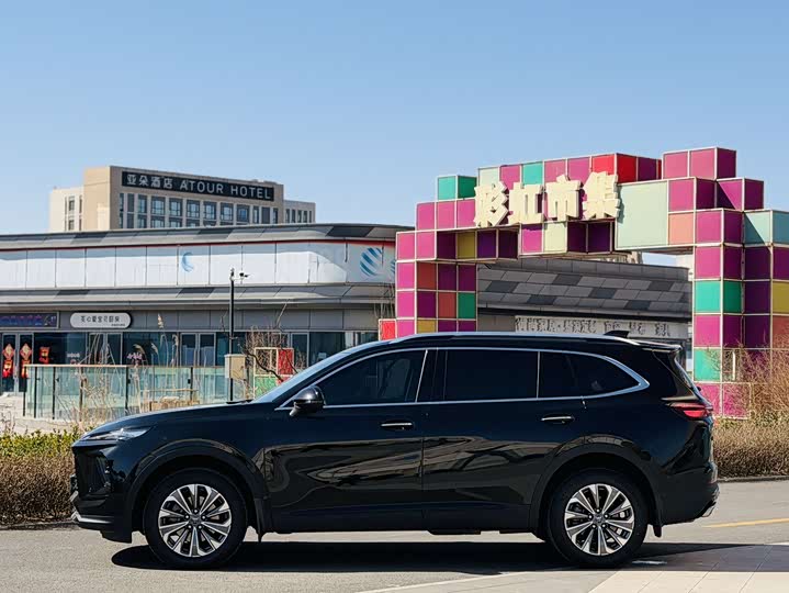 Photo 5 - Buick Envision Plus