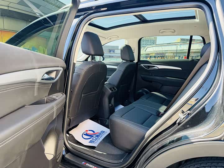 Photo 7 - Buick Envision Plus