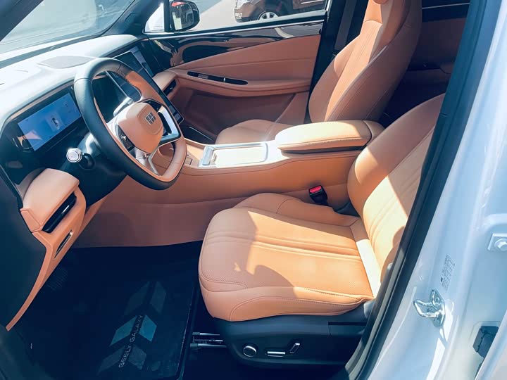 Photo 5 - Geely Galaxy L7