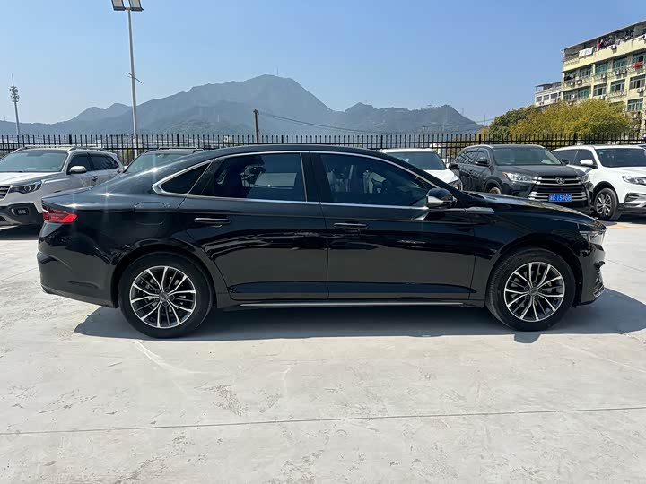 Фото 4 - Geely Preface