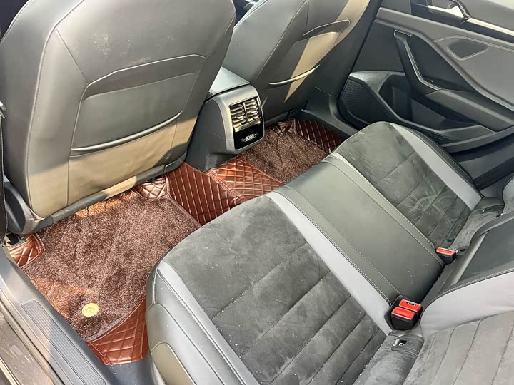 Фото 9 - Volkswagen Sagitar L