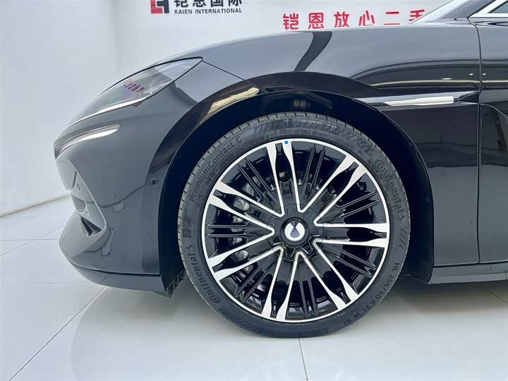 Фото 6 - Denza Z9