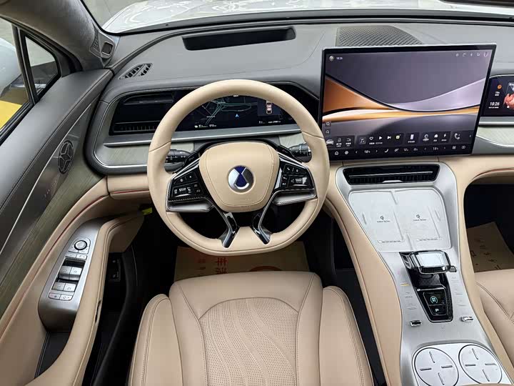 Фото 9 - Denza N7