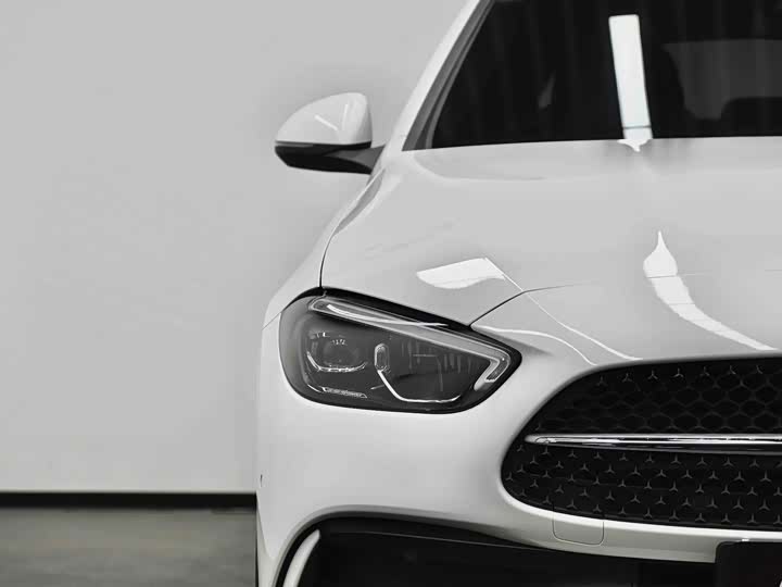 Photo 3 - Mercedes-Benz C-Class Hybrid