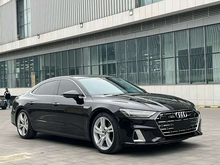 Фото 3 - Audi A7L